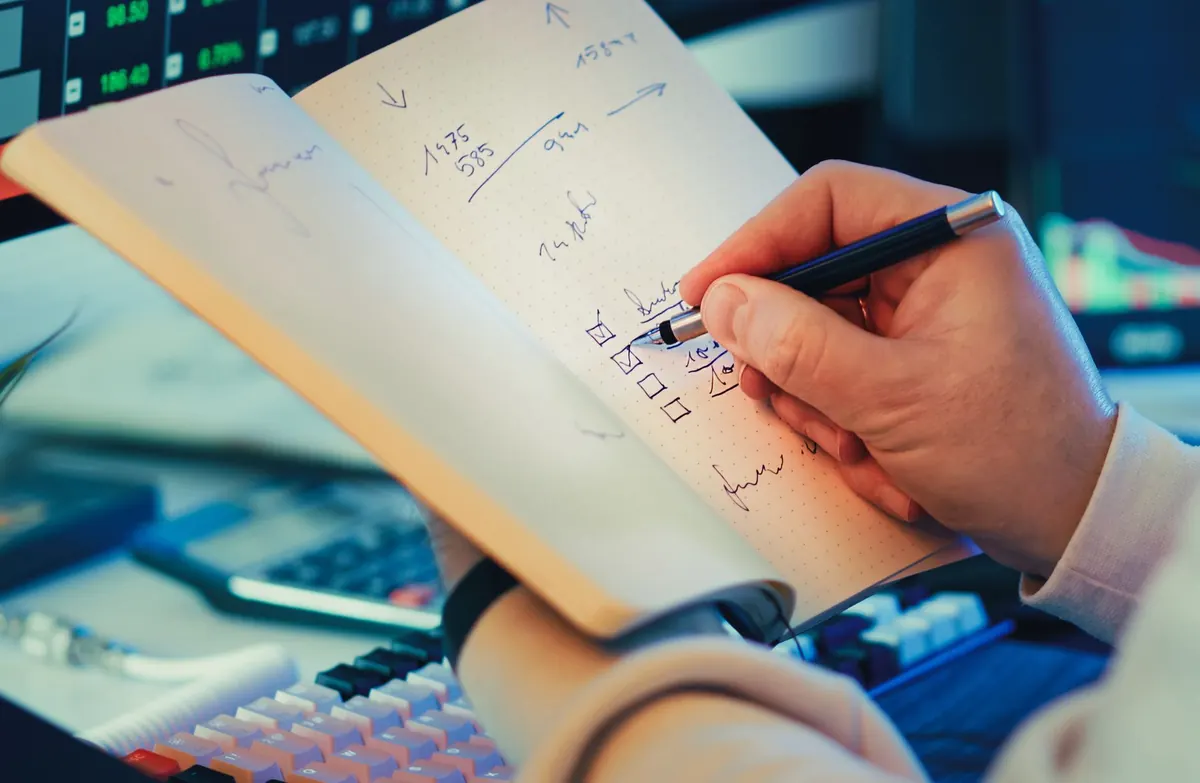 A Pub Review Template for First-Time Reviewers: What to Notice, Note, and Score
